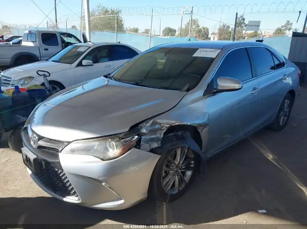 4T1BF1FK8HU401947 2017 TOYOTA CAMRY - Image 2