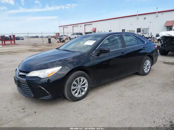 4T1BF1FK8HU405710 2017 TOYOTA CAMRY - Image 2