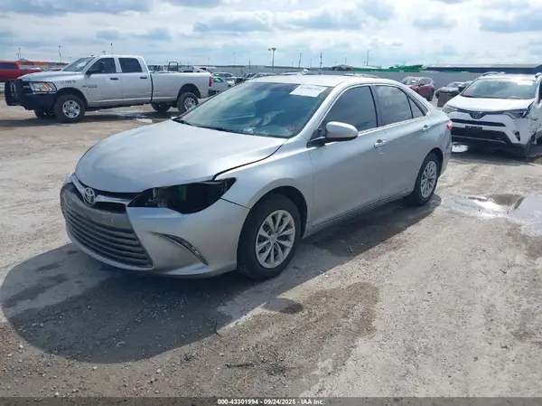 4T1BF1FK8HU415041 2017 TOYOTA CAMRY - Image 2