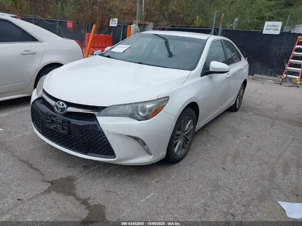 4T1BF1FK8HU415959 2017 TOYOTA CAMRY - Image 2