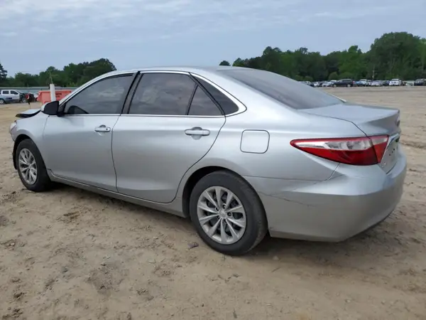 4T1BF1FK8HU416352 2017 TOYOTA CAMRY - Image 2