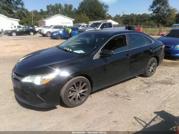 4T1BF1FK8HU419980 2017 TOYOTA CAMRY - Image 2