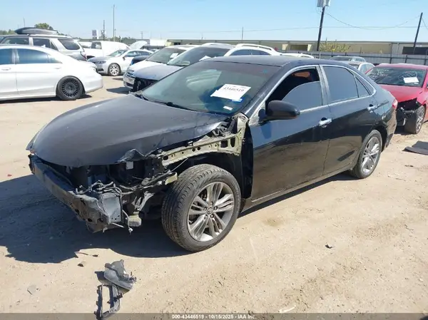 4T1BF1FK8HU420370 2017 TOYOTA CAMRY - Image 2