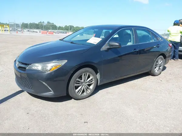 4T1BF1FK8HU422328 2017 TOYOTA CAMRY - Image 2