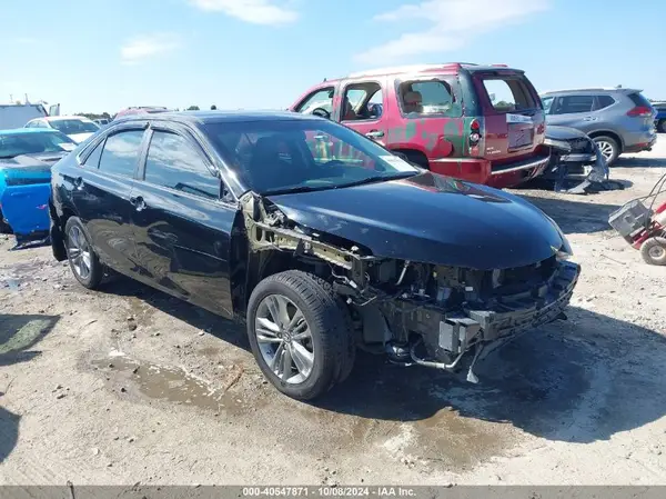 4T1BF1FK8HU422555 2017 TOYOTA CAMRY - Image 1