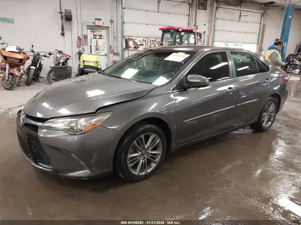 4T1BF1FK8HU423446 2017 TOYOTA CAMRY - Image 2