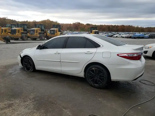 4T1BF1FK8HU427142 2017 TOYOTA CAMRY - Image 2