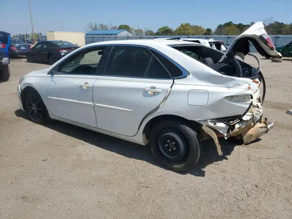 4T1BF1FK8HU431451 2017 TOYOTA CAMRY - Image 2