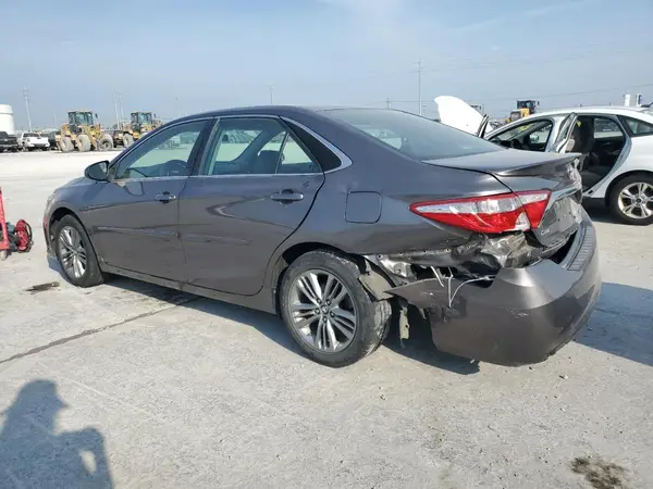 4T1BF1FK8HU431840 2017 TOYOTA CAMRY - Image 2