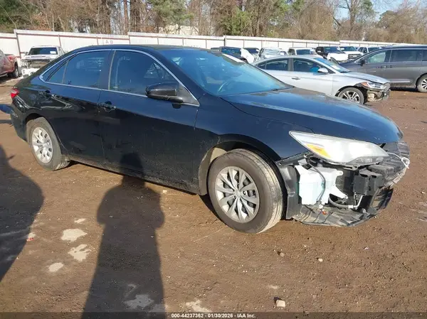 4T1BF1FK8HU432664 2017 TOYOTA CAMRY - Image 1