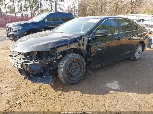 4T1BF1FK8HU432664 2017 TOYOTA CAMRY - Image 2