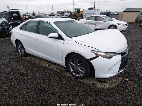 4T1BF1FK8HU432938 2017 TOYOTA CAMRY - Image 1