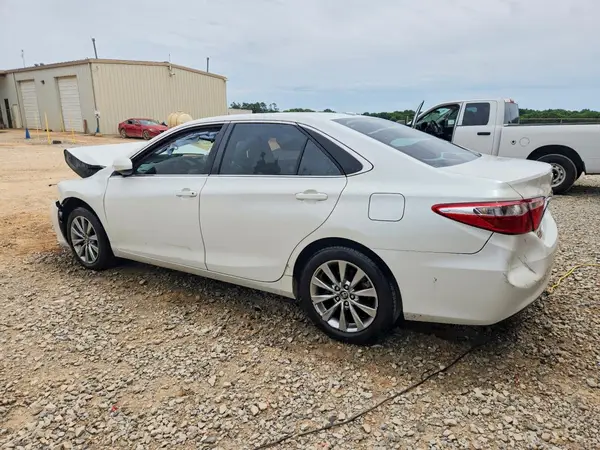 4T1BF1FK8HU436066 2017 TOYOTA CAMRY - Image 2