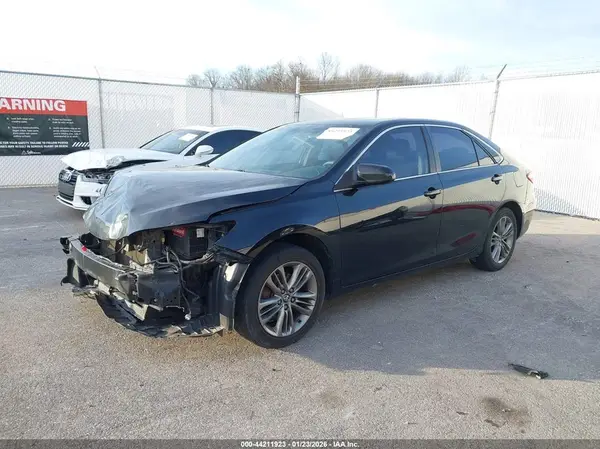 4T1BF1FK8HU436651 2017 TOYOTA CAMRY - Image 2