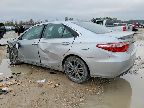 4T1BF1FK8HU439615 2017 TOYOTA CAMRY - Image 2