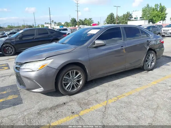 4T1BF1FK8HU439811 2017 TOYOTA CAMRY - Image 2