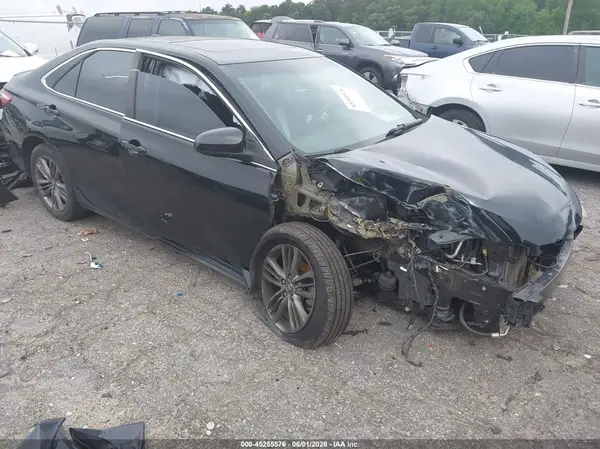 4T1BF1FK8HU441560 2017 TOYOTA CAMRY - Image 1