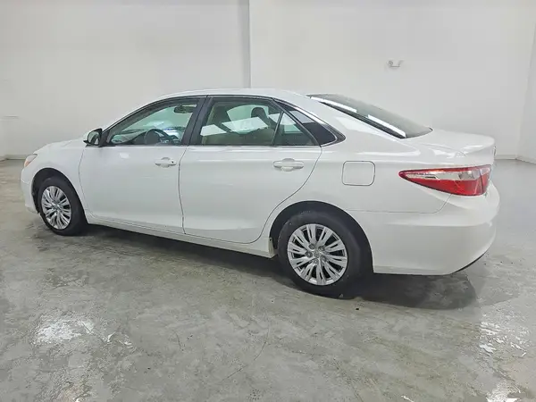4T1BF1FK8HU441574 2017 TOYOTA CAMRY - Image 2