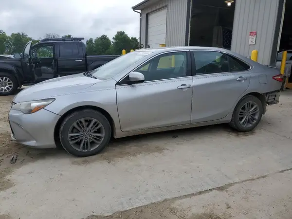 4T1BF1FK8HU443101 2017 TOYOTA CAMRY - Image 1