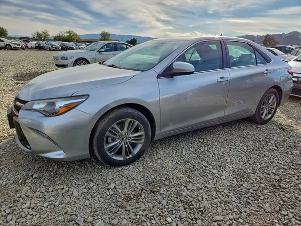 4T1BF1FK8HU446595 2017 TOYOTA CAMRY - Image 1