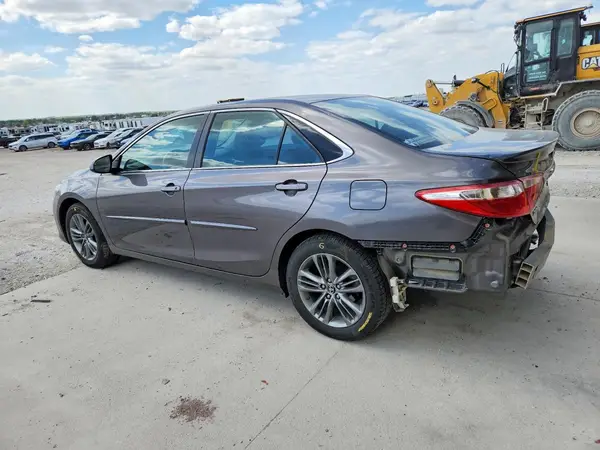 4T1BF1FK8HU446953 2017 TOYOTA CAMRY - Image 2