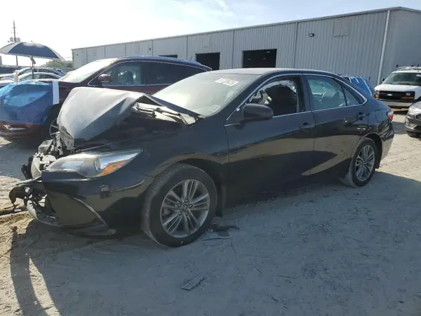 4T1BF1FK8HU447424 2017 TOYOTA CAMRY - Image 1