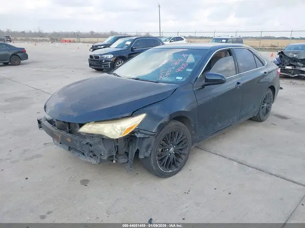 4T1BF1FK8HU450405 2017 TOYOTA CAMRY - Image 2