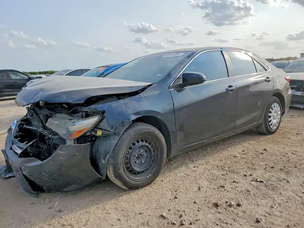 4T1BF1FK8HU450503 2017 TOYOTA CAMRY - Image 1