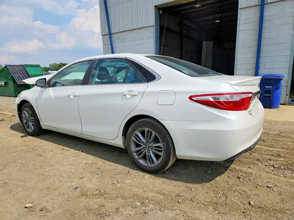 4T1BF1FK8HU450968 2017 TOYOTA CAMRY - Image 2