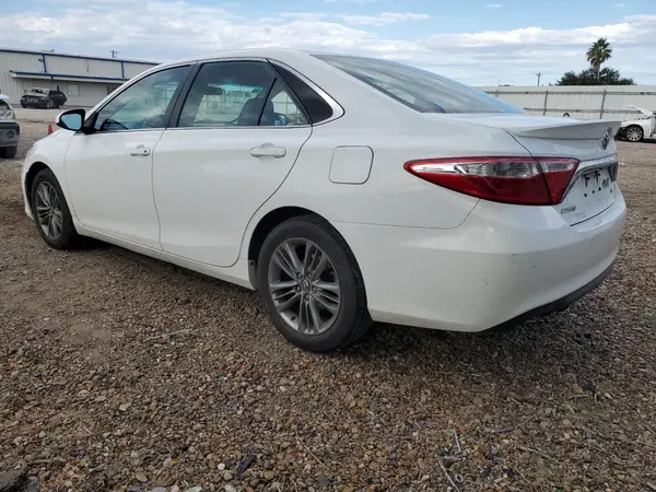4T1BF1FK8HU618219 2017 TOYOTA CAMRY - Image 2