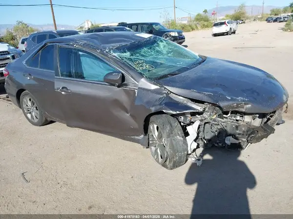 4T1BF1FK8HU618429 2017 TOYOTA CAMRY - Image 1