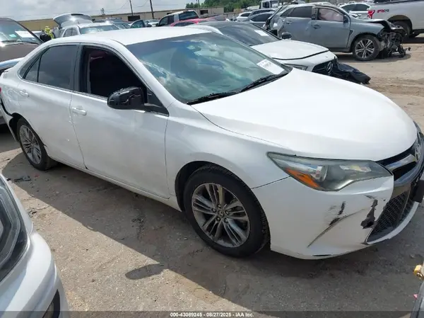 4T1BF1FK8HU618625 2017 TOYOTA CAMRY - Image 1