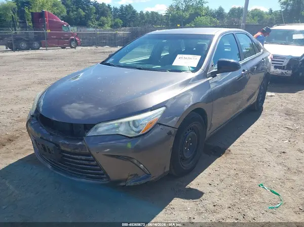 4T1BF1FK8HU619919 2017 TOYOTA CAMRY - Image 2