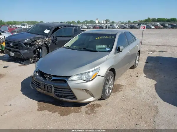 4T1BF1FK8HU625946 2017 TOYOTA CAMRY - Image 2