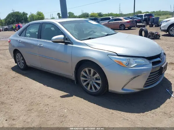 4T1BF1FK8HU628488 2017 TOYOTA CAMRY - Image 1