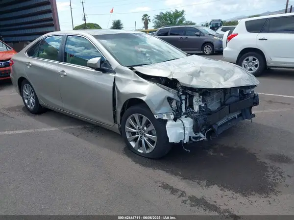 4T1BF1FK8HU629964 2017 TOYOTA CAMRY - Image 1