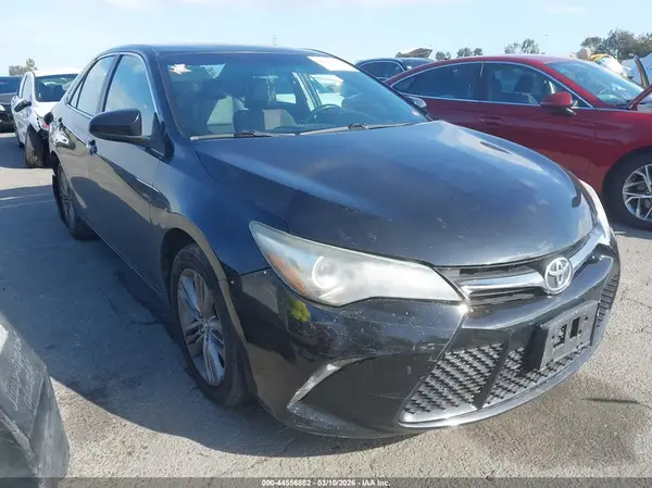 4T1BF1FK8HU631388 2017 TOYOTA CAMRY - Image 1