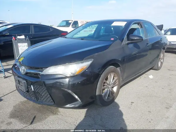 4T1BF1FK8HU631388 2017 TOYOTA CAMRY - Image 2