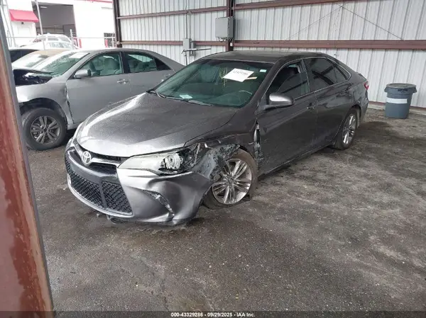 4T1BF1FK8HU631620 2017 TOYOTA CAMRY - Image 2