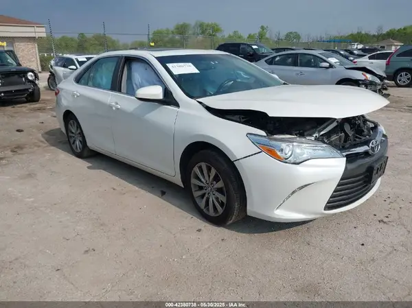 4T1BF1FK8HU632881 2017 TOYOTA CAMRY - Image 1