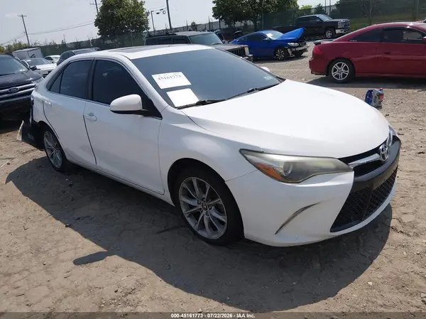 4T1BF1FK8HU633125 2017 TOYOTA CAMRY - Image 1