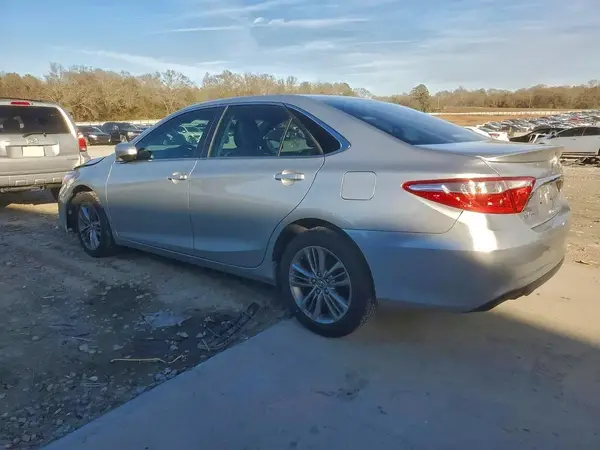 4T1BF1FK8HU635263 2017 TOYOTA CAMRY - Image 2