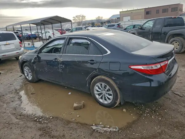 4T1BF1FK8HU640284 2017 TOYOTA CAMRY - Image 2