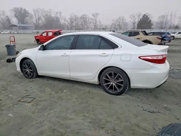4T1BF1FK8HU640530 2017 TOYOTA CAMRY - Image 2