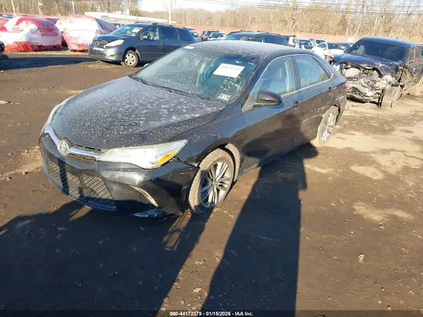 4T1BF1FK8HU640916 2017 TOYOTA CAMRY - Image 2