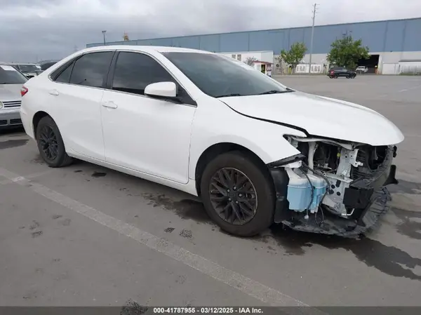 4T1BF1FK8HU641211 2017 TOYOTA CAMRY - Image 1