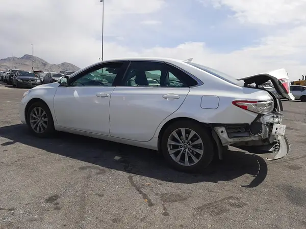 4T1BF1FK8HU642665 2017 TOYOTA CAMRY - Image 2