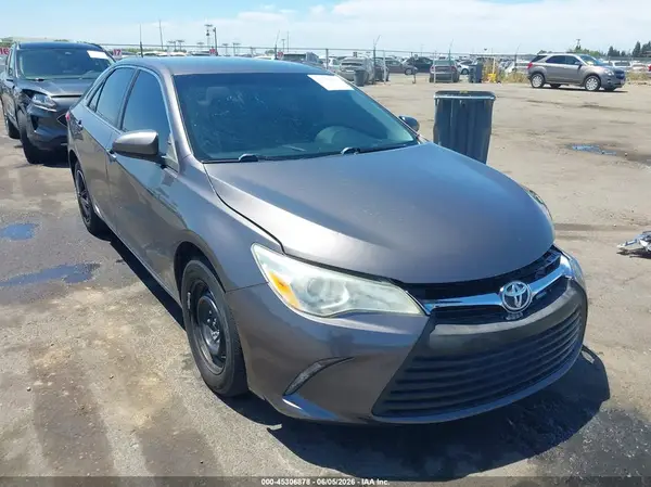 4T1BF1FK8HU643220 2017 TOYOTA CAMRY - Image 1