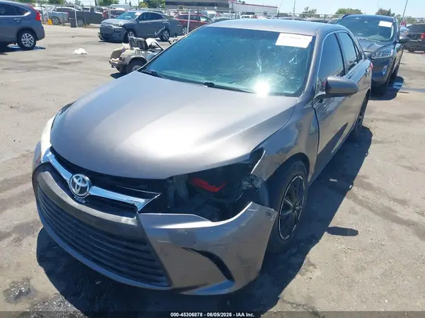 4T1BF1FK8HU643220 2017 TOYOTA CAMRY - Image 2