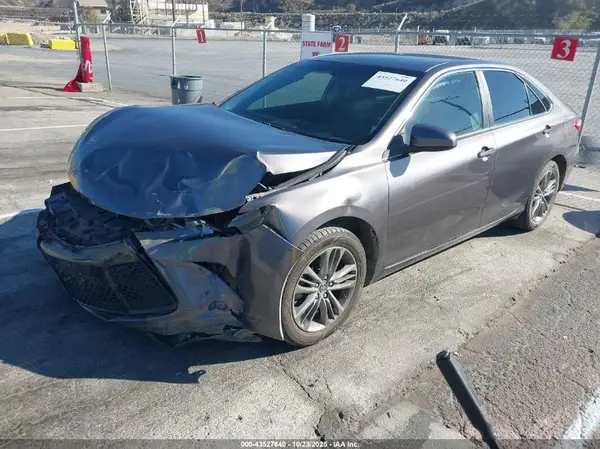 4T1BF1FK8HU643377 2017 TOYOTA CAMRY - Image 2